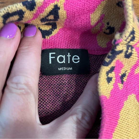 Fate Pink tan and black Patterned Sweater size medium - Picture 3 of 8